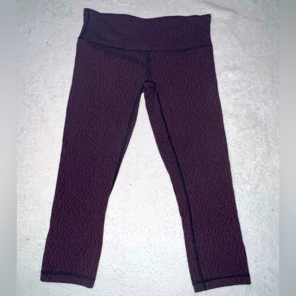 Lululemon Athletica Women's Crop Yoga Leggings | Size 8 | Black | Pink |